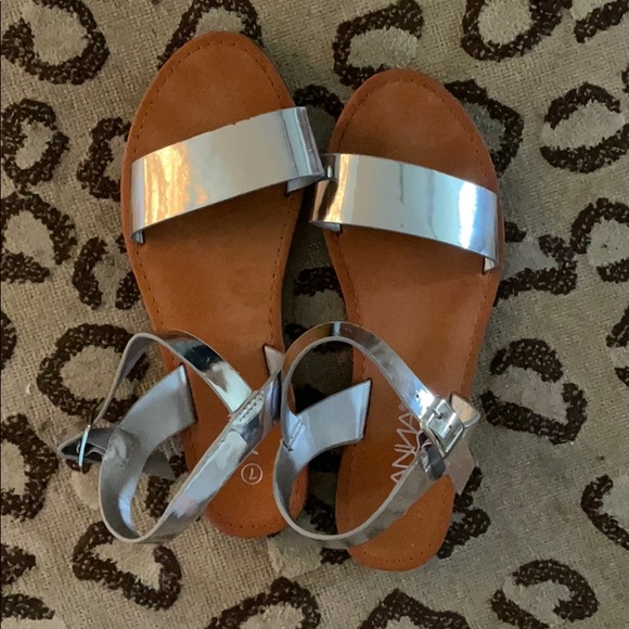 SANDALS - Picture 3 of 6